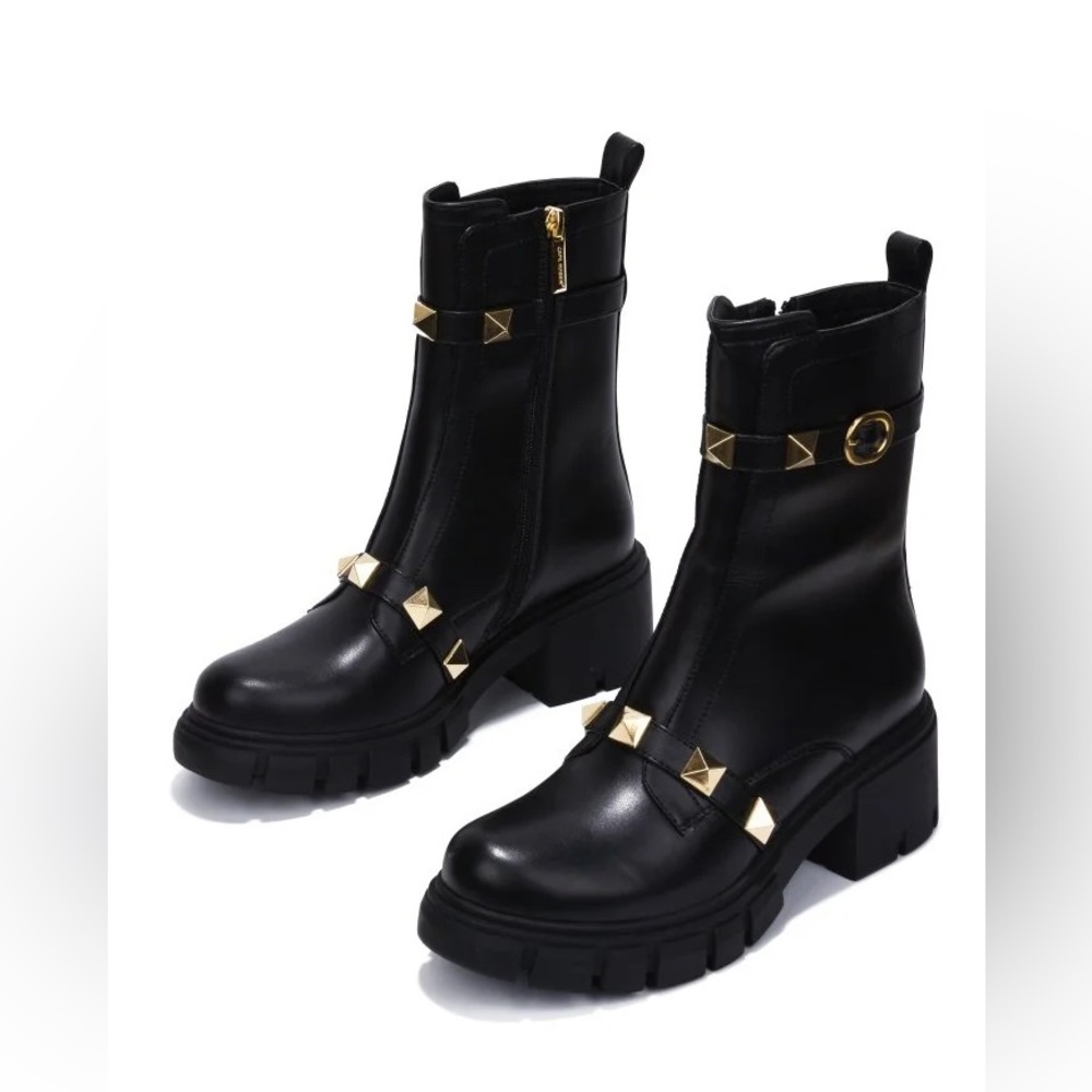 🔥 Cape Robbin “Yuri” Black & Gold Stud Strap Block Heel Boots – Size 10 - NWOT